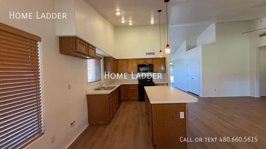 440 N Leoma Ln - Photo 5 of 24