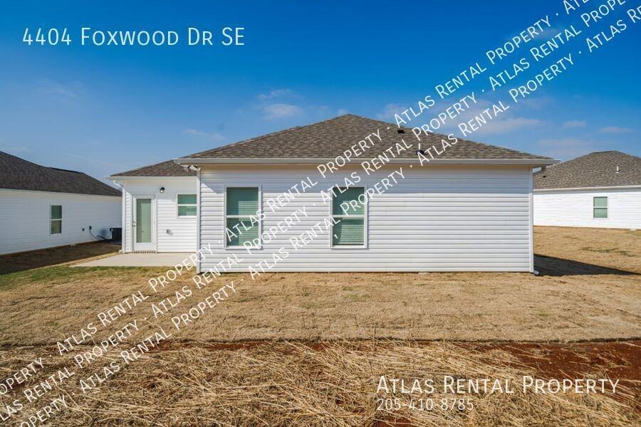 4404 Foxwood Dr Se - Photo 2 of 21