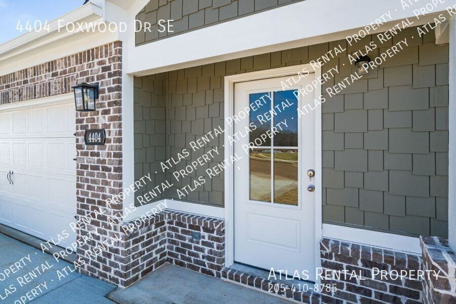 4404 Foxwood Dr Se - Photo 3 of 21