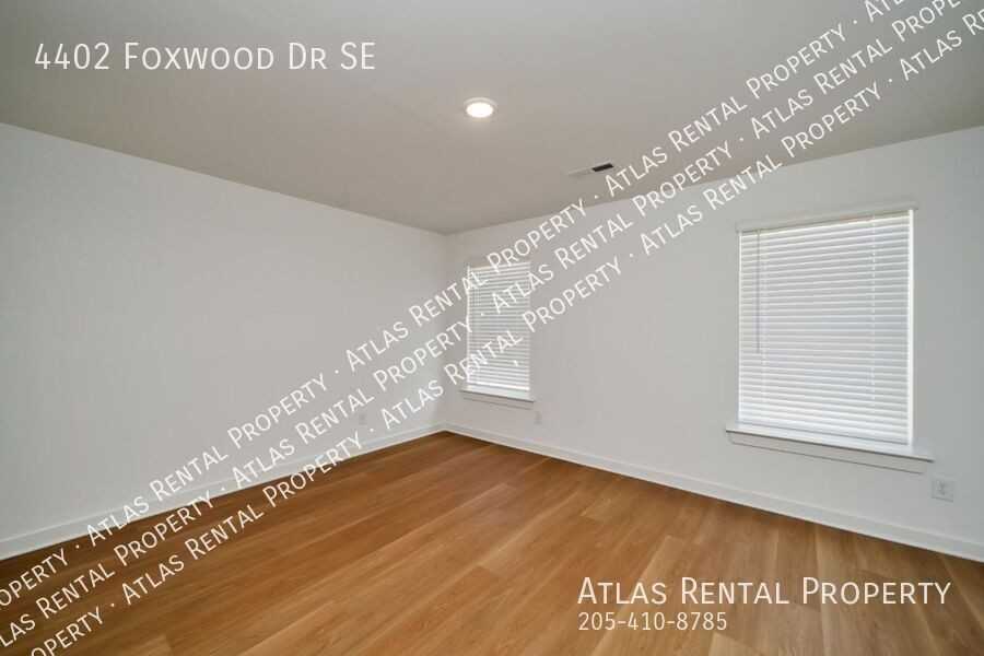 4402 Foxwood Dr Se - Photo 6 of 23