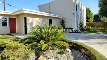 featured image of 3690 Country Club Dr