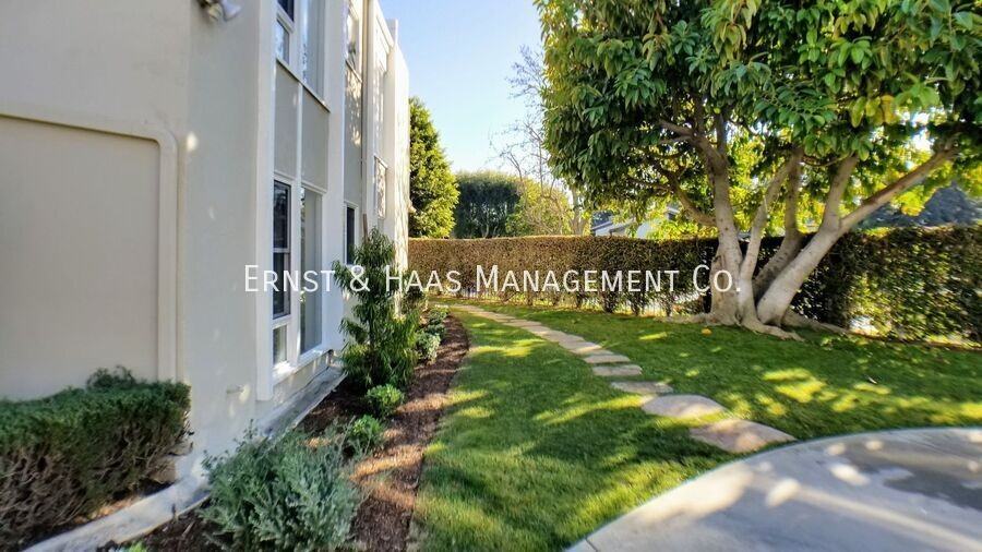 3690 Country Club Dr - Photo 4 of 34