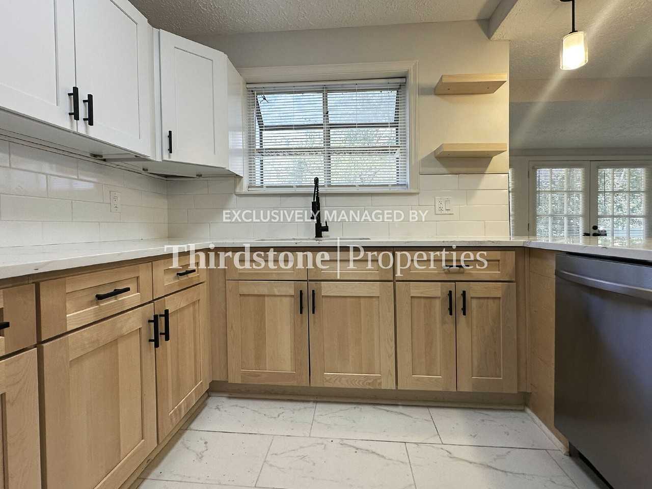 1239 Glen Laura Rd - Photo 5 of 23