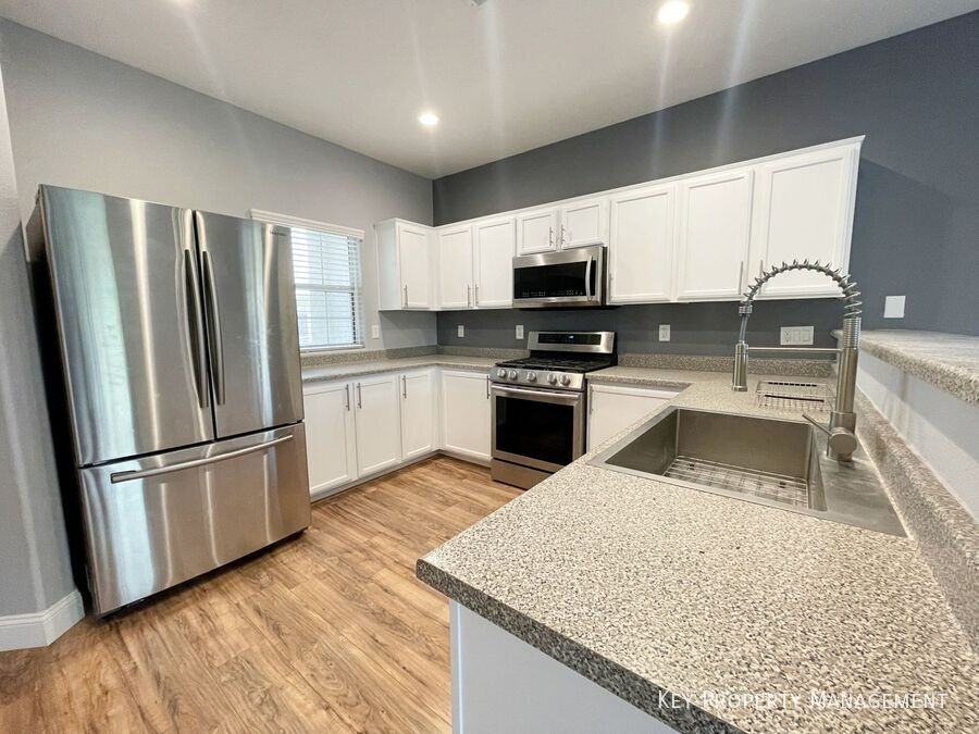 2825 Woodland Park Ave - Photo 4 of 34