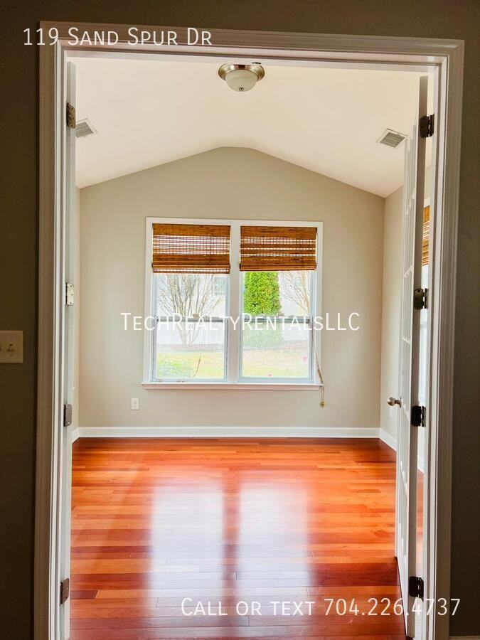 119 Sand Spur Dr - Photo 4 of 50