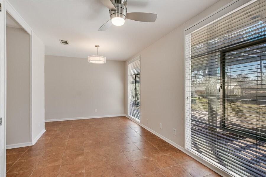 1419 Corona Dr - Photo 7 of 20