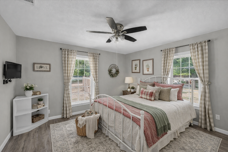 1215 W 5th St - Photo 7 of 15