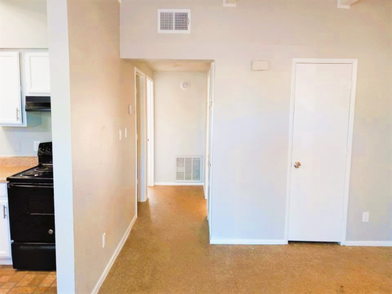 272 W Viola St #3 - Photo 4 of 8