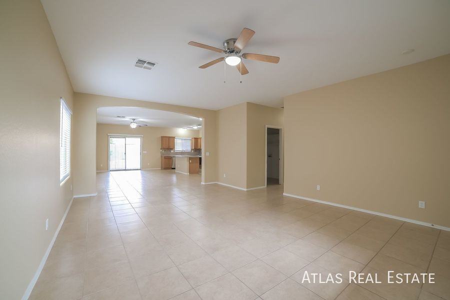 17818 W Acapulco Ln - Photo 4 of 20