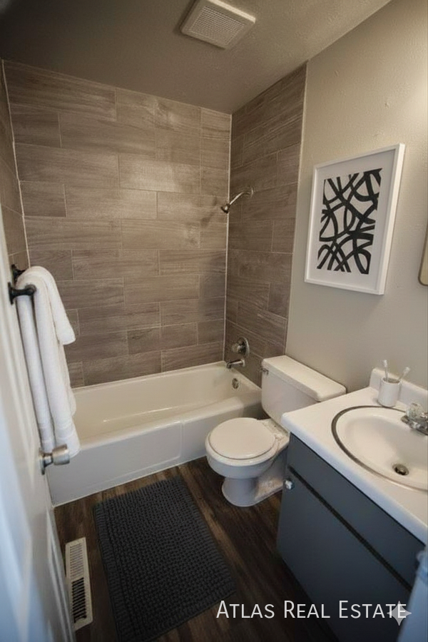 4414 N Chestnut St #2 - Photo 4 of 16