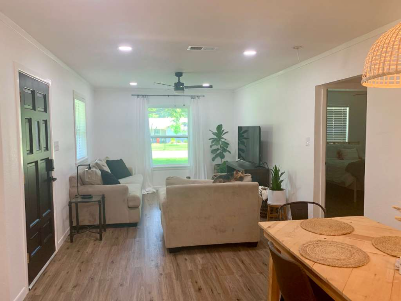 310 Milam St - Photo 3 of 9