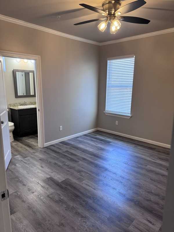 305 W 2nd St #302 - Photo 4 of 5