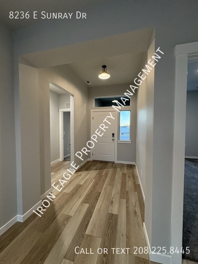 8236 E Sunray Dr - Photo 2 of 36