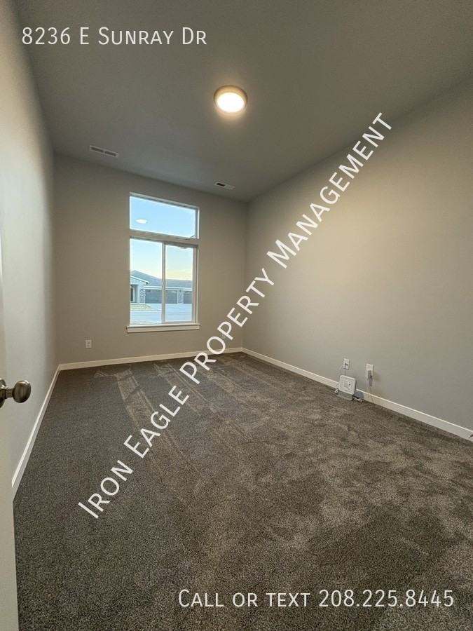 8236 E Sunray Dr - Photo 6 of 36