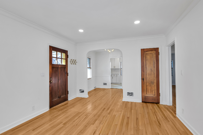 1927 S 61st St - Photo 5 of 20