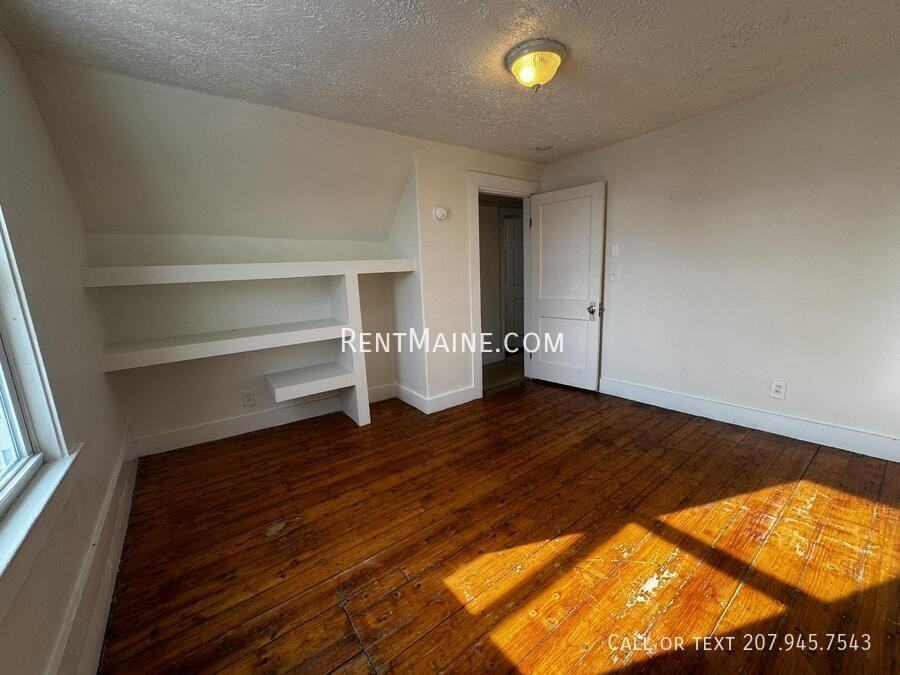 276 Main St #8 - Photo 4 of 11