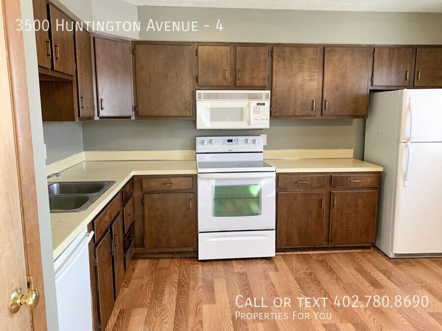 3500 Huntington Ave #4 - Photo 4 of 22