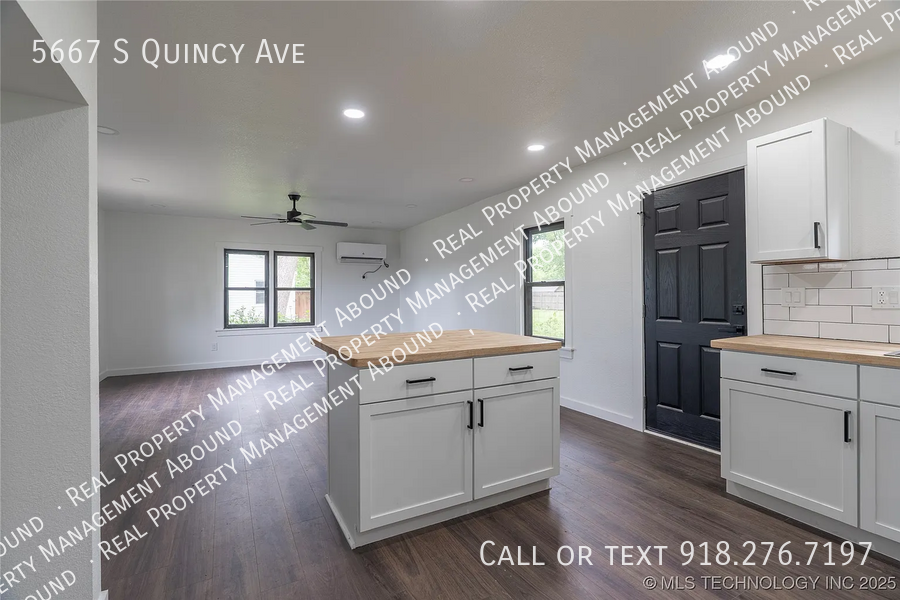 5667 S Quincy Ave - Photo 6 of 30