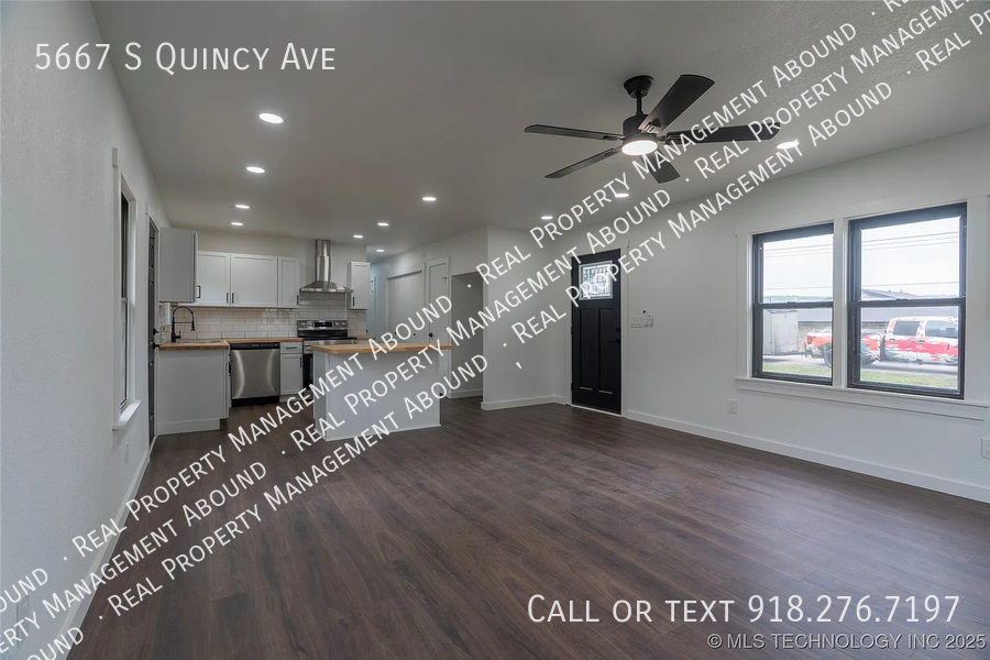 5667 S Quincy Ave - Photo 7 of 30