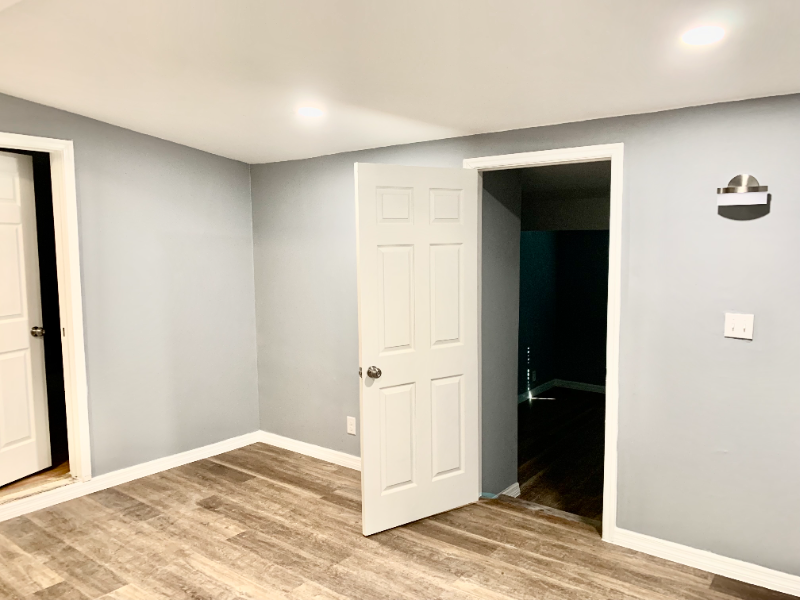 720 Menchaca St - Photo 4 of 11