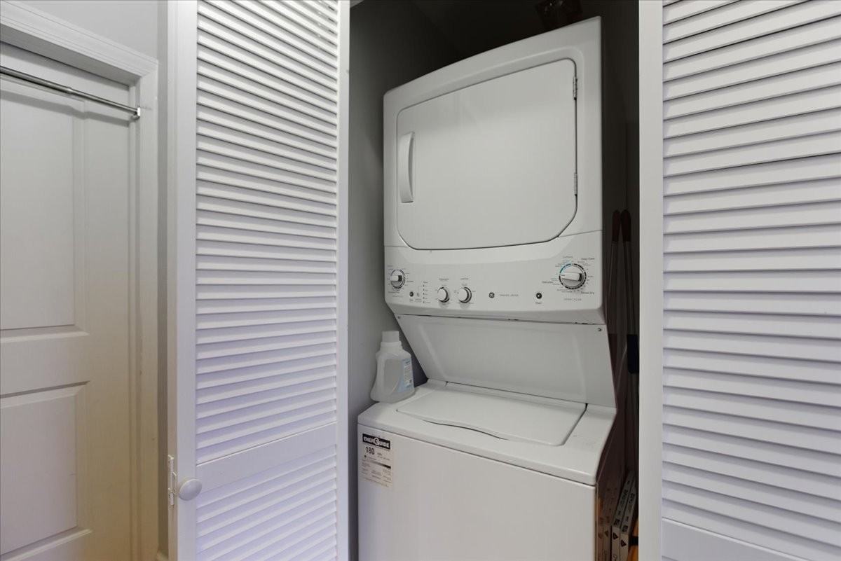 3040 W Diversey Ave #2S - Photo 5 of 14