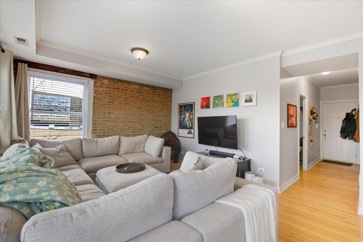 3040 W Diversey Ave #2S - Photo 6 of 14