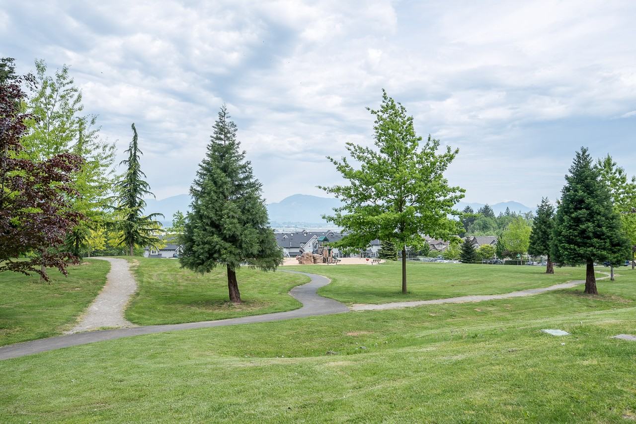 47425 Macswan Dr - Photo 5 of 26