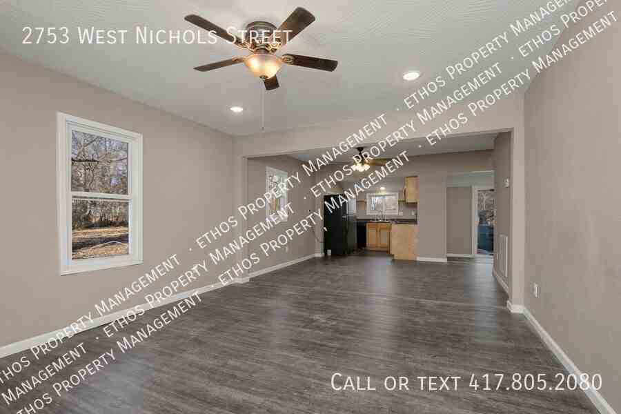 2753 W Nichols St - Photo 2 of 15