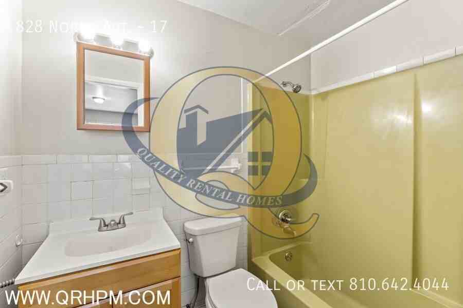 828 North Apt. #17 - Photo 6 of 16