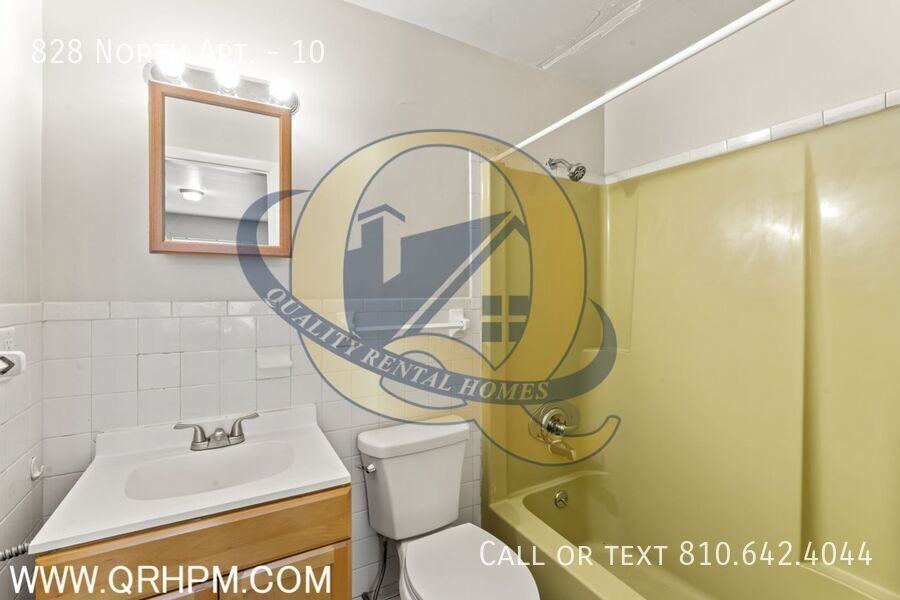 828 North Apt. #10 - Photo 6 of 17