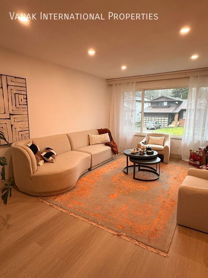 2152 Stirling Ave - Photo 4 of 22