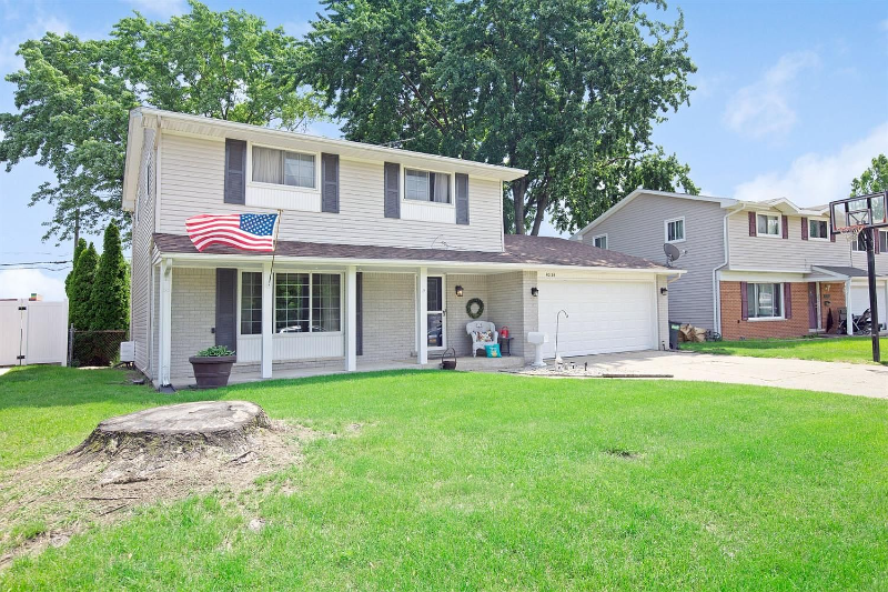 40184 William Dr - Photo 2 of 17