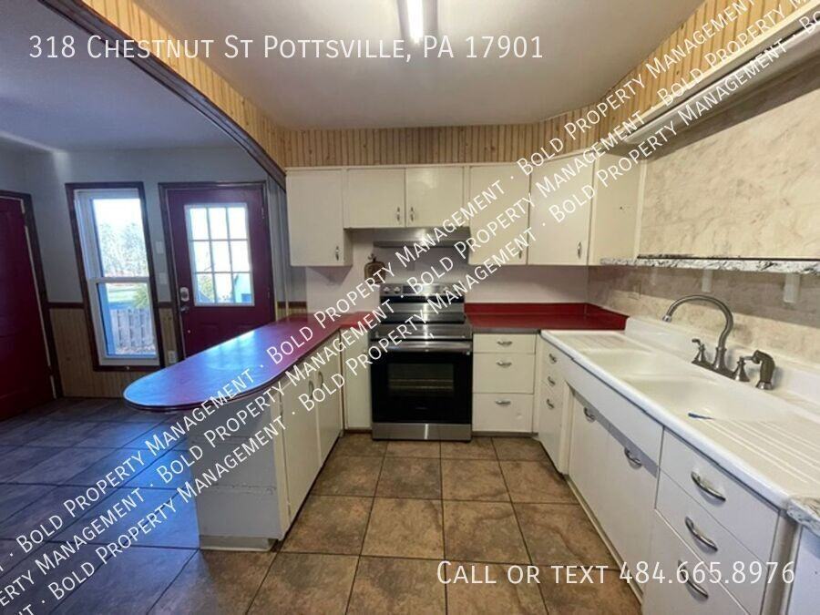 318 Chestnut St - Photo 3 of 15