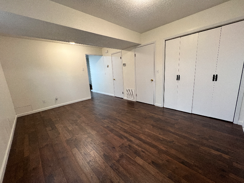 103 Warren St #B - Photo 3 of 12