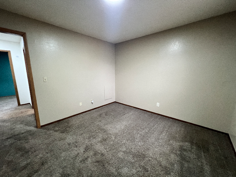 103 Warren St #B - Photo 6 of 12