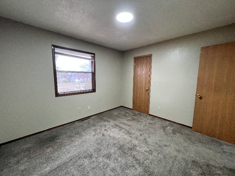 103 Warren St #B - Photo 7 of 12