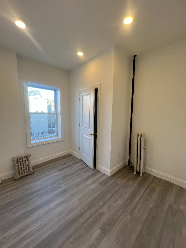 559 Broadway #2 - Photo 3 of 6