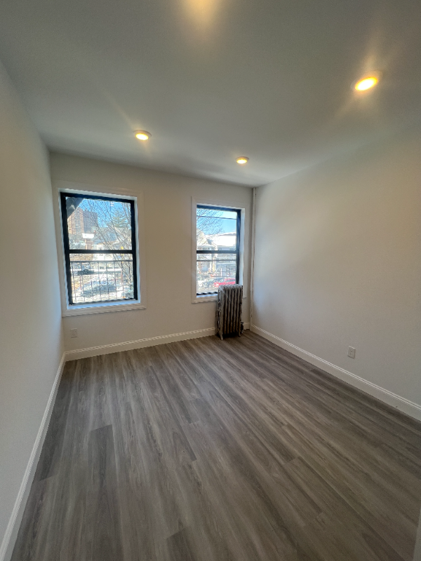 559 Broadway #2 - Photo 4 of 6