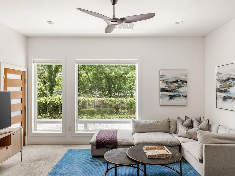 2211 Canterbury St #B - Photo 3 of 14