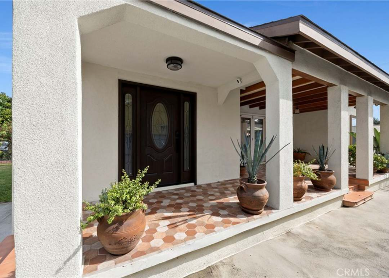 2935 Live Oak St - Photo 2 of 7