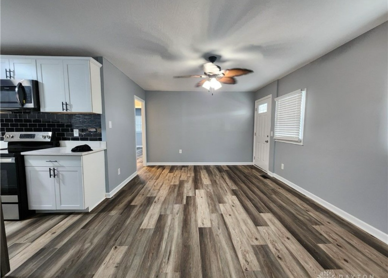 1453 Kingsley Ave - Photo 3 of 8