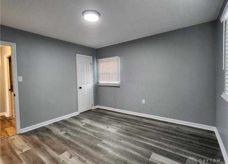 1453 Kingsley Ave - Photo 7 of 8