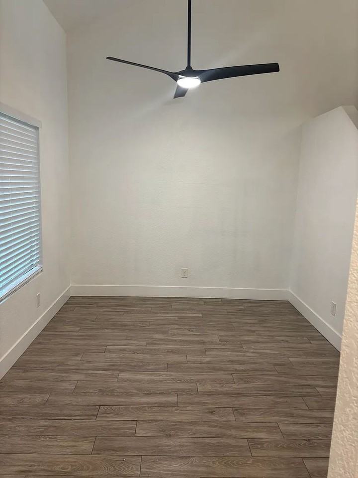 8787 E Mountain View Rd #1006 - Photo 6 of 15