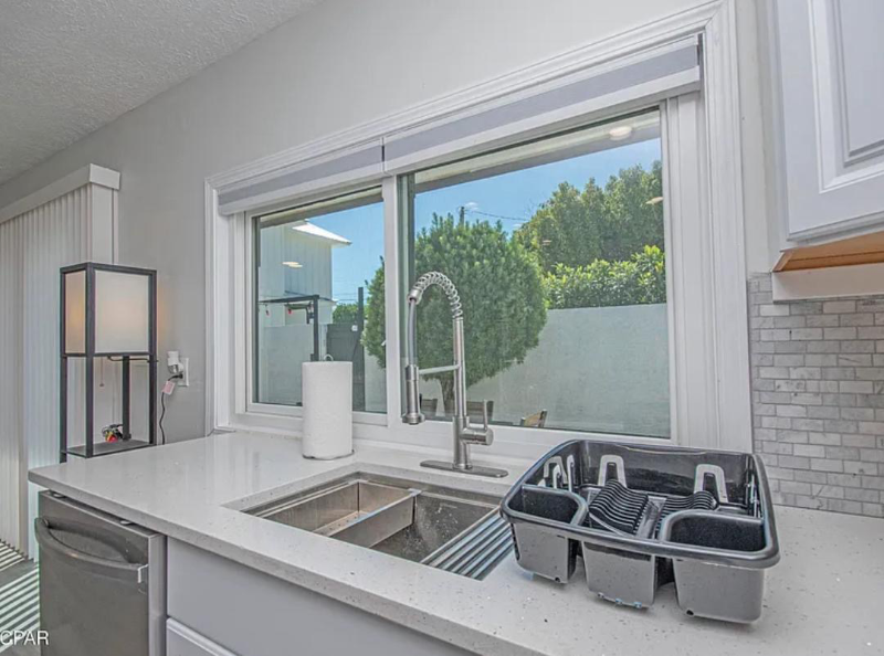 5524 Sunset Ave - Photo 6 of 12