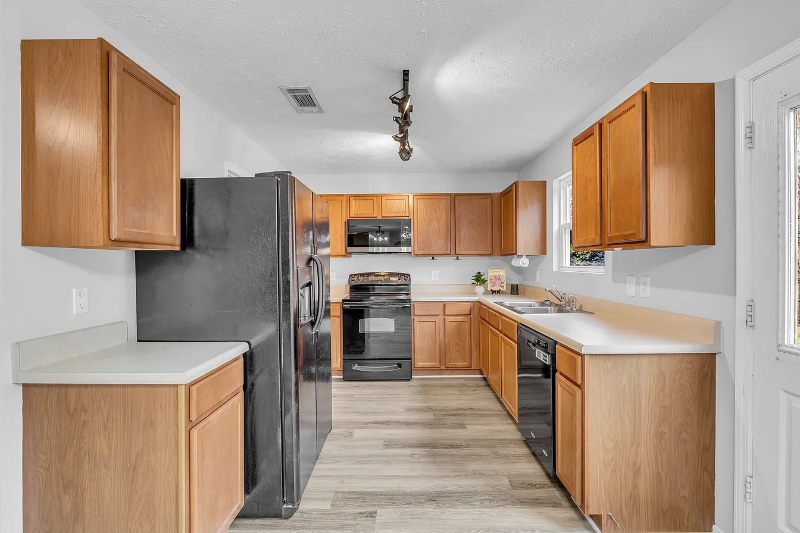 108 Neville Ct - Photo 2 of 7