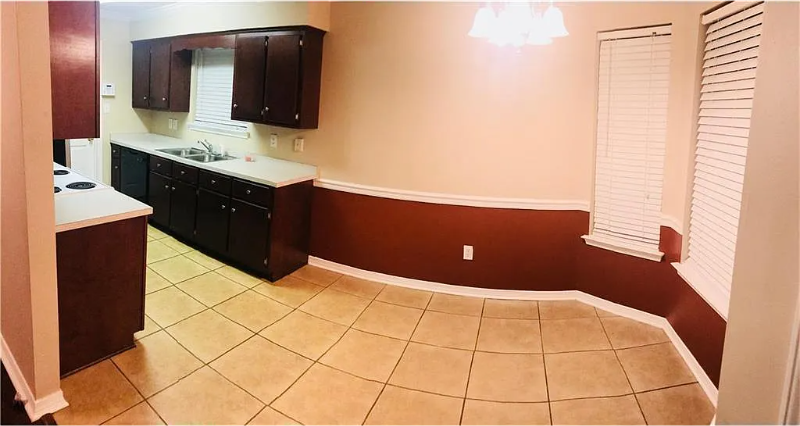 2647 Weems Dr - Photo 3 of 5