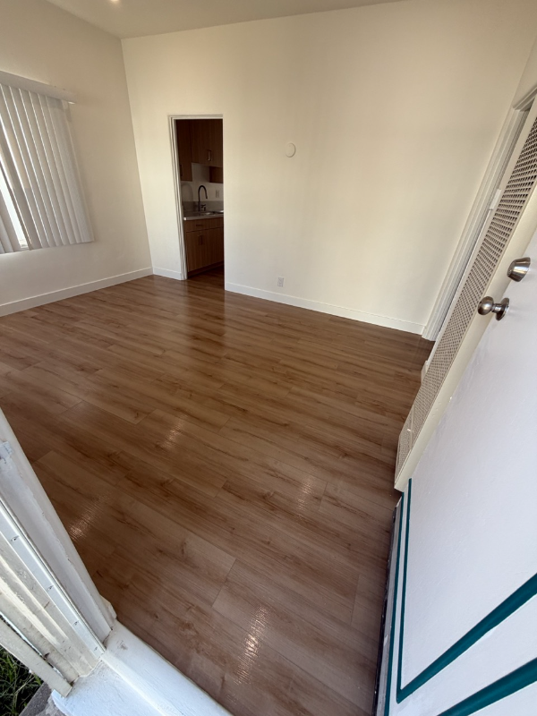 2317-2321 Ocean Park Blvd Santa Monica, Ca #2317A - Photo 3 of 10