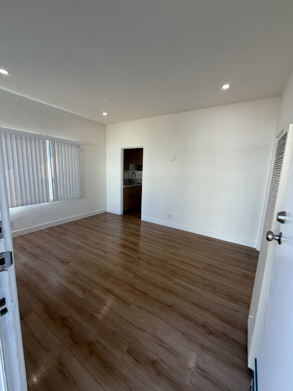 2317-2321 Ocean Park Blvd Santa Monica, Ca #2317A - Photo 5 of 10