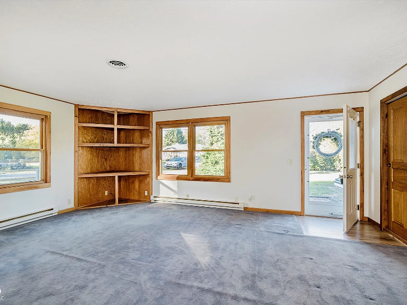 17815 Joliet Rd - Photo 2 of 13