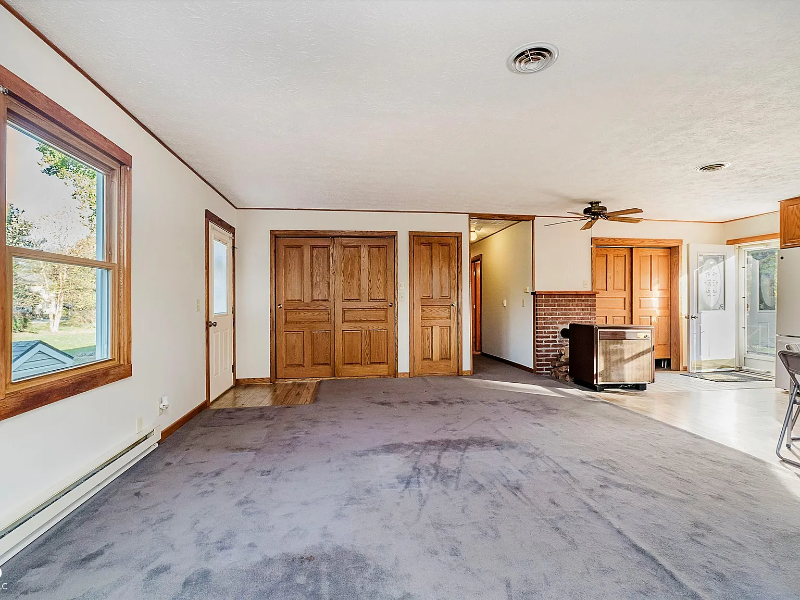 17815 Joliet Rd - Photo 3 of 13